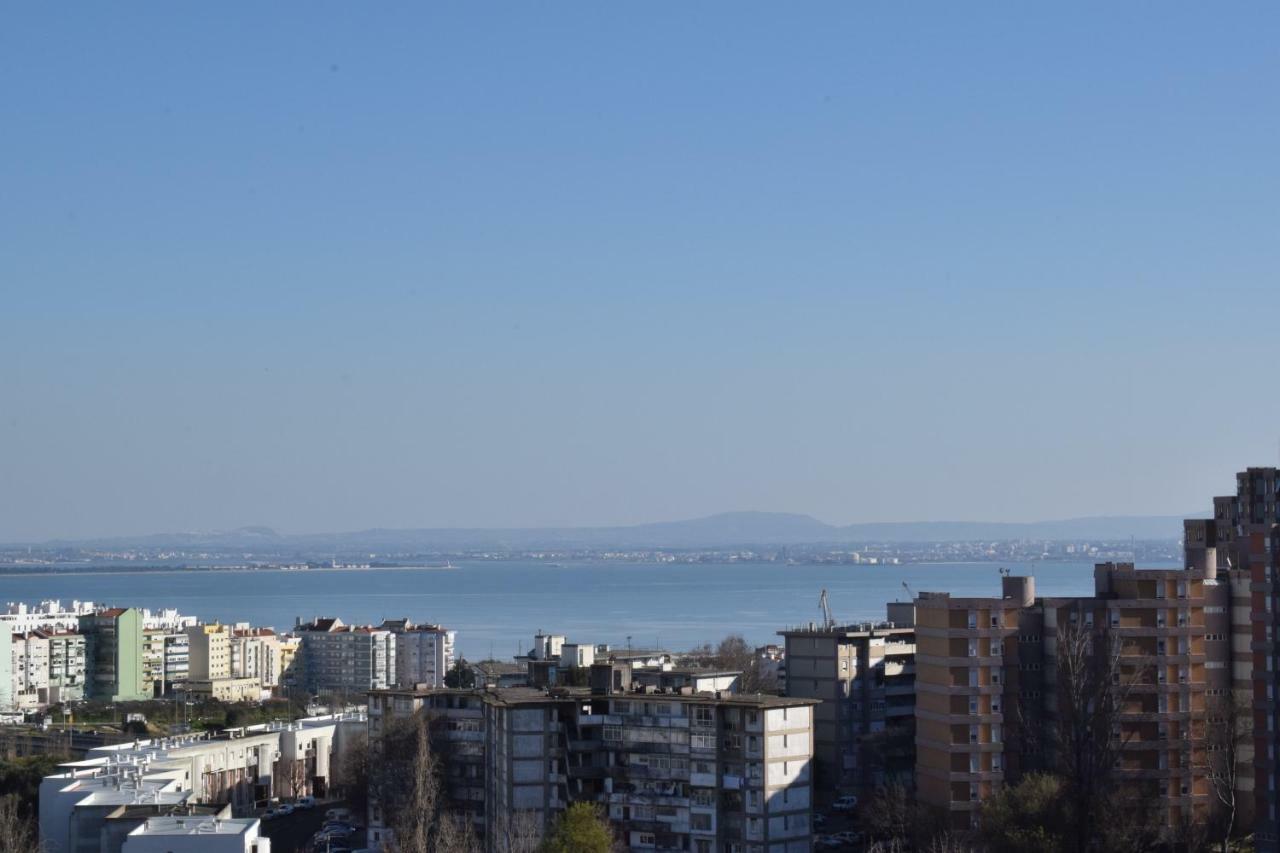 Apartamento Vistas Sobre O Rio Tejo Lisboa Exterior foto